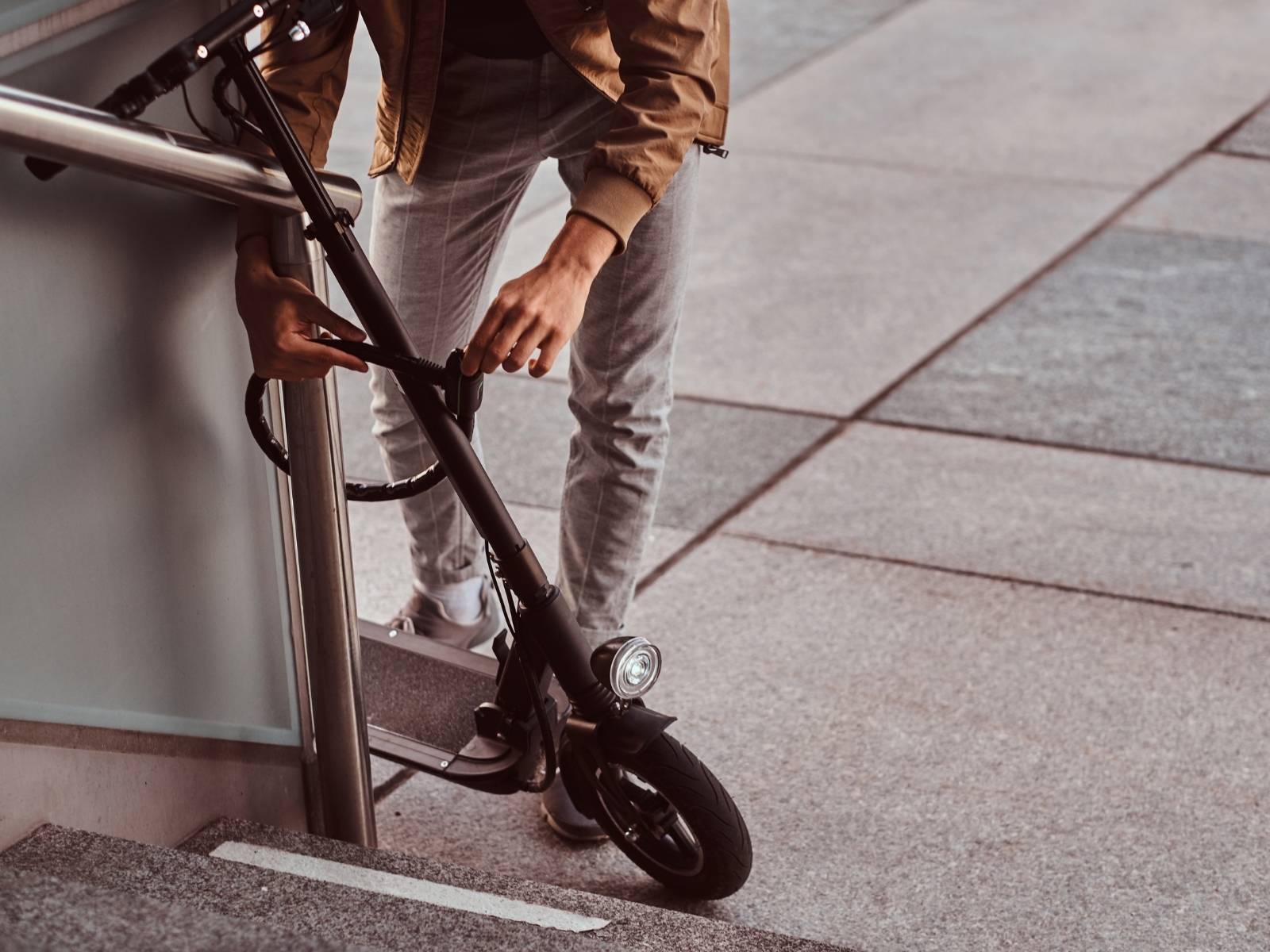 lock_electric_scooter.jpg?v=1652166309